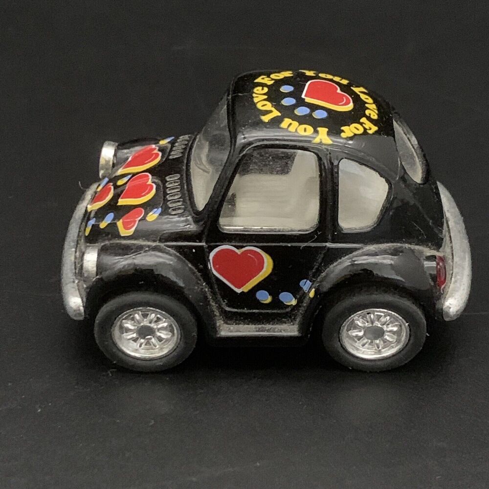 Kintoy Volkswagen VW Beetle Bug Die Cast Hearts Love Bug Car Pull Back & Go